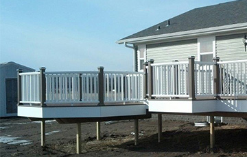 Large deck built with materials supplied by Long Prairie Lumber